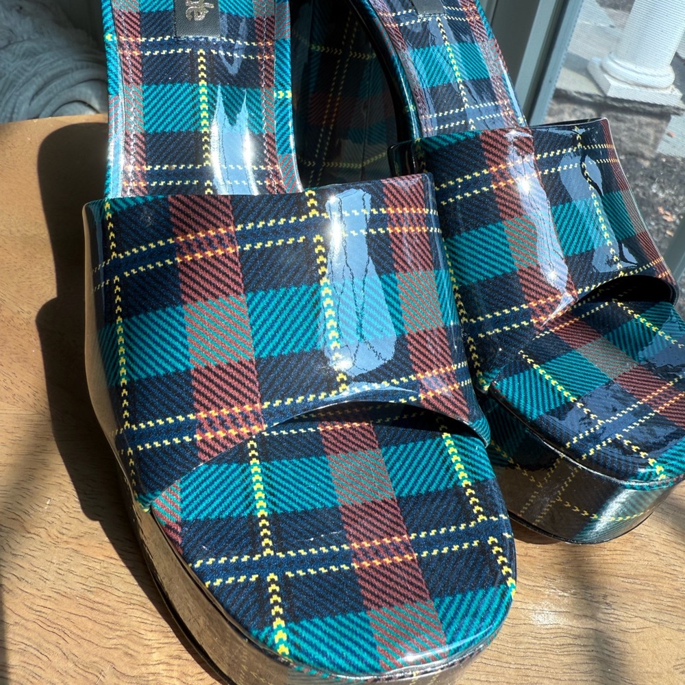 Larroude - Dolly Mule - Plaid Platform Heels - size 7 - never worn